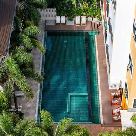 Buasri Boutique Patong Hotel Ngoại thất bức ảnh