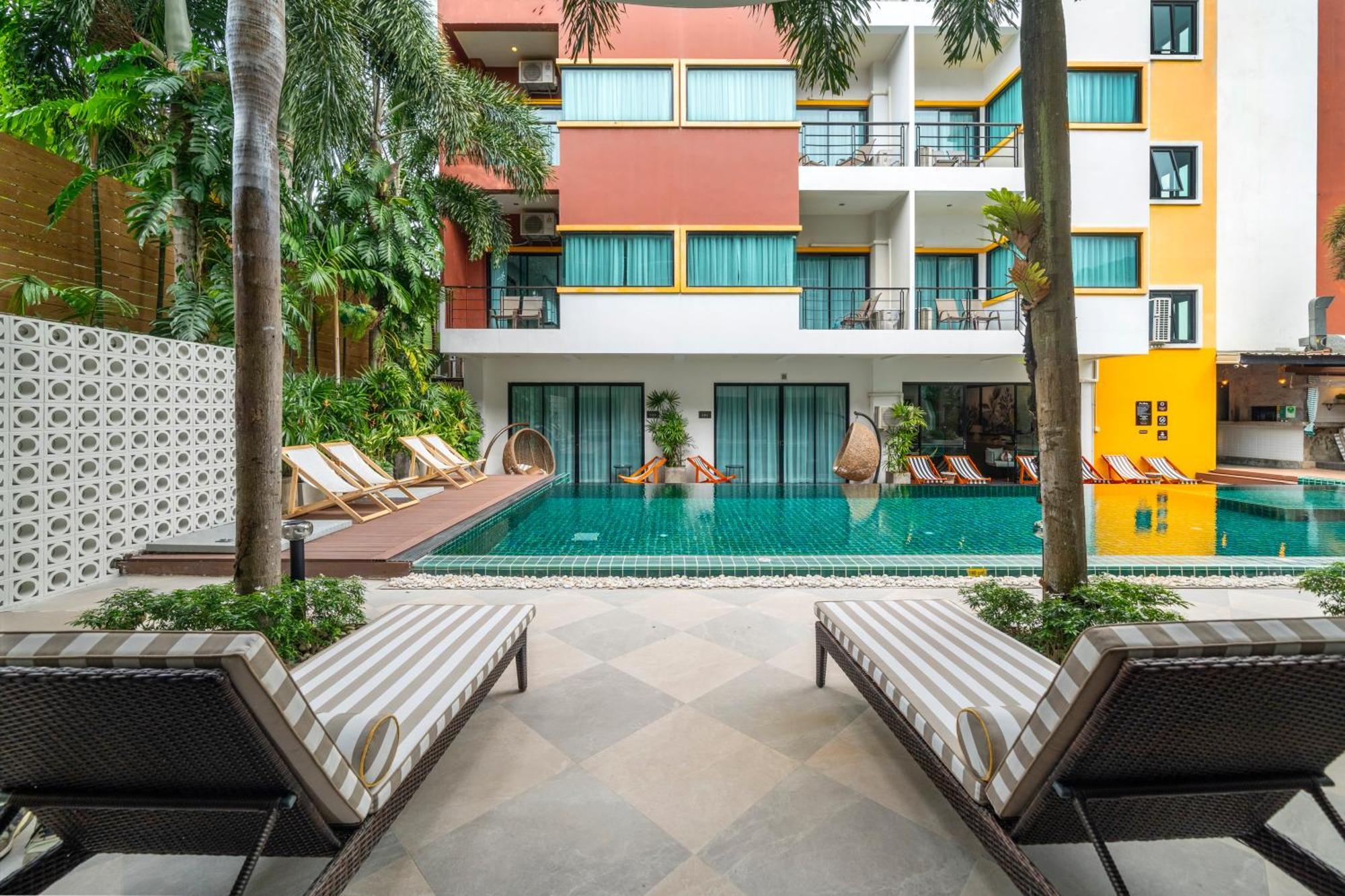 Buasri Boutique Patong Hotel Ngoại thất bức ảnh