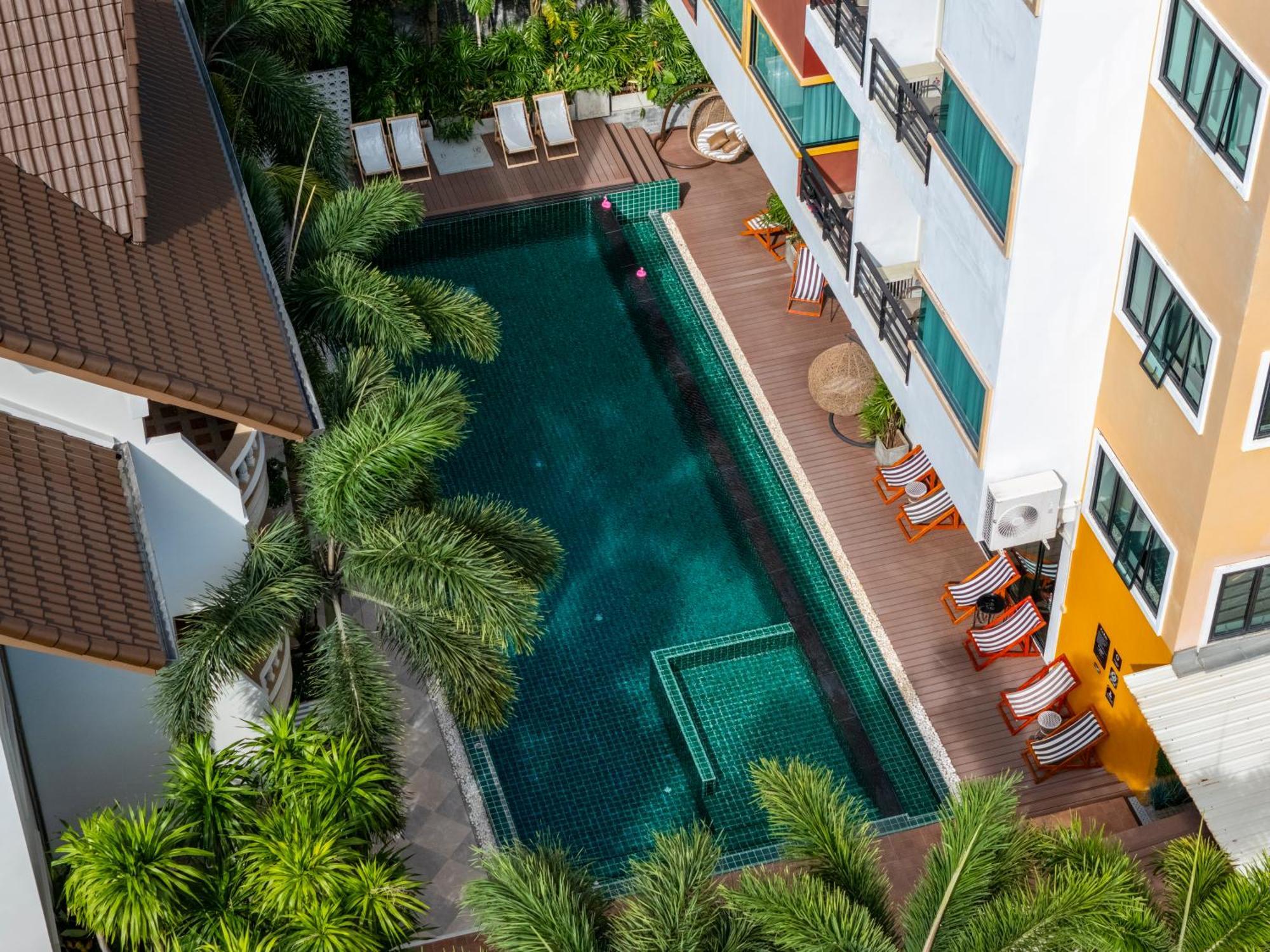 Buasri Boutique Patong Hotel Ngoại thất bức ảnh