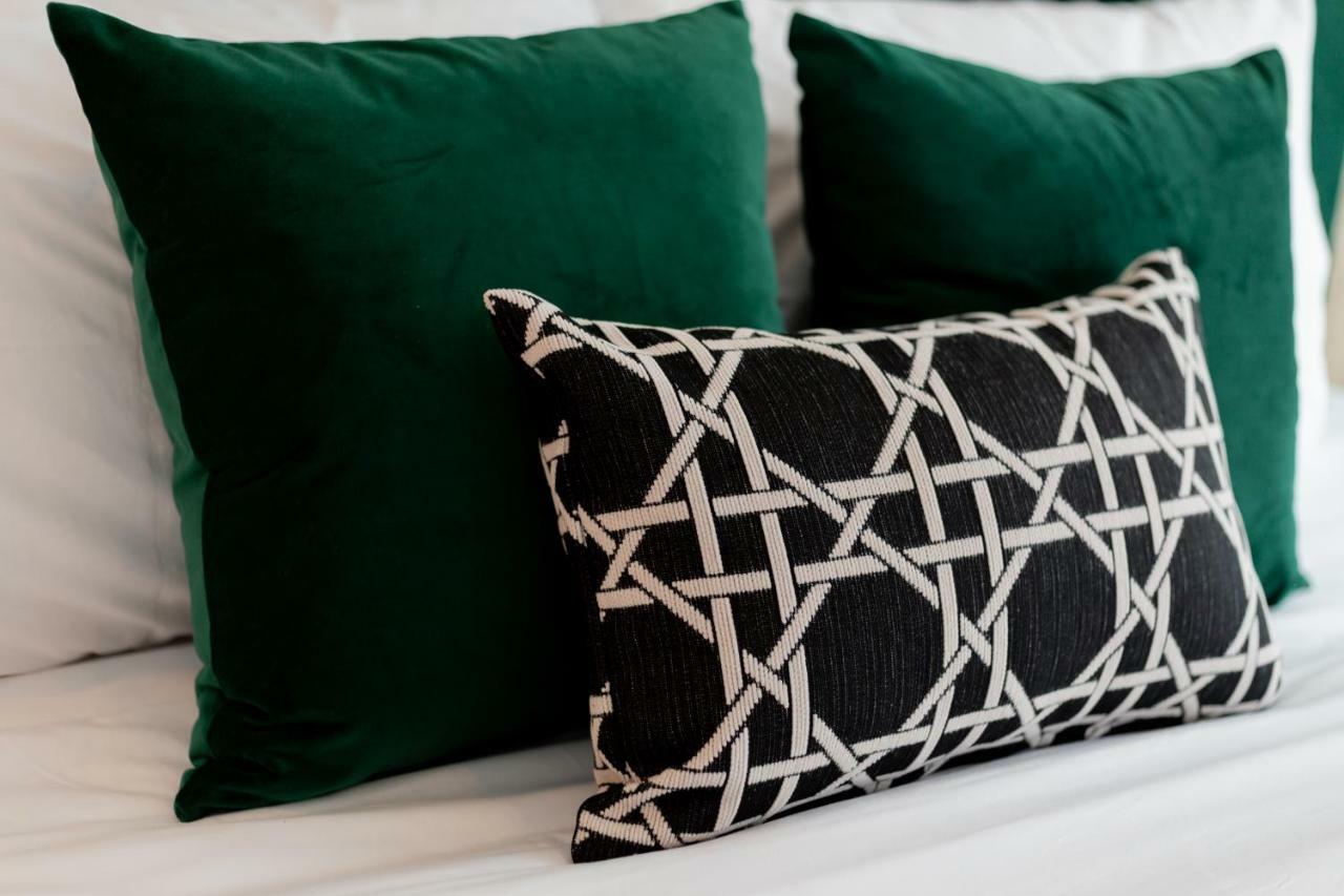 Buasri Boutique Patong Hotel Ngoại thất bức ảnh